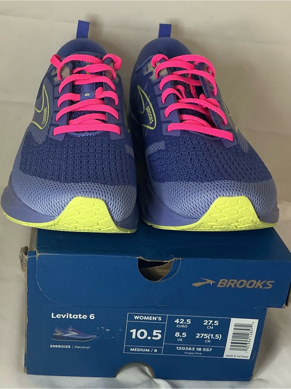 Brooks Women's Blue Running Shoes with Pink Laces NIB size 10.5 - Picture 3 of 10